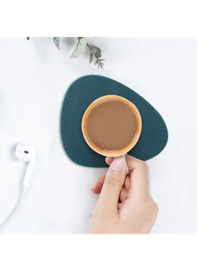 10Pcs Set Water Drop-shaped Desktop Cup Silicone Mat Dining Table Heat Insulation Pad (L12.5 x W11 x H0.11)cm - Red