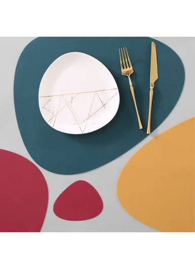 2-Pcs Desktop Silicone Dining Table Mat Heat Insulation Tableware Pad Set With Cup Mat - Red