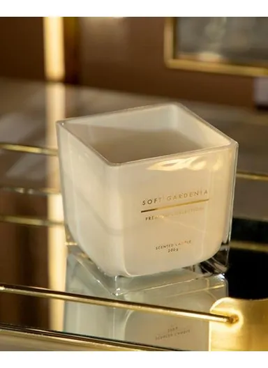 Soft Gardenia Scented Candle 200 Gr