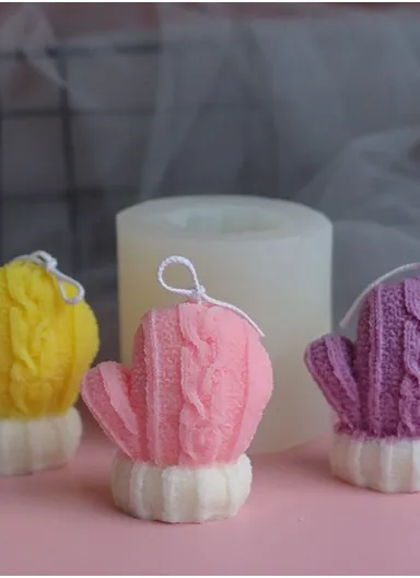 Cute Scented Glove Shape Candle For Relaxation &amp; Home Decoration (L3 x W6 x H7)cm - White / Pink