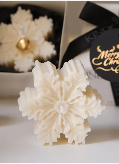 Decorative Scented Snow Candle For Relaxation (L6 x W6 x H2.5)cm - Purple