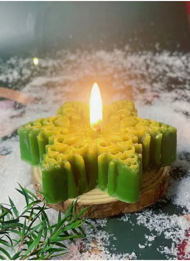 Decorative Scented Snow Candle For Relaxation (L8.5 x W8.5 x H2)cm - Green