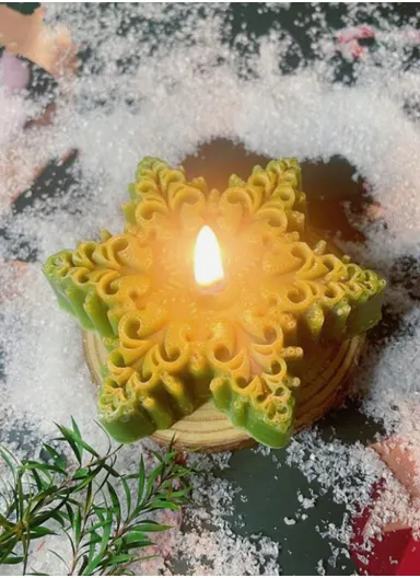 Decorative Scented Snow Candle For Relaxation (L8.5 x W8.5 x H2)cm - Green