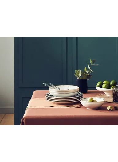 Modern Detail Bone China Cake Plate 21 cm Black