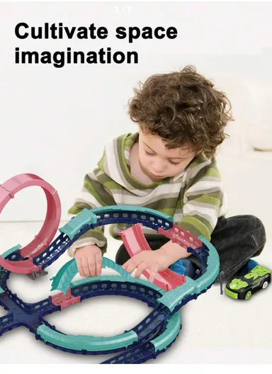 Flexible Rolling Race Rail Car Track Toy With 2 Hoops &amp; A Battery-Powered Car 6688-506 (L63 x W45 x H26)cm - Green