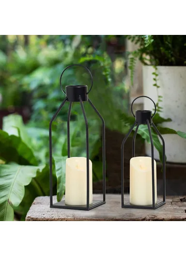 2Pcs / Set Iron Candle Holder with LED Candle Bedside Lamp Lantern Home Decor