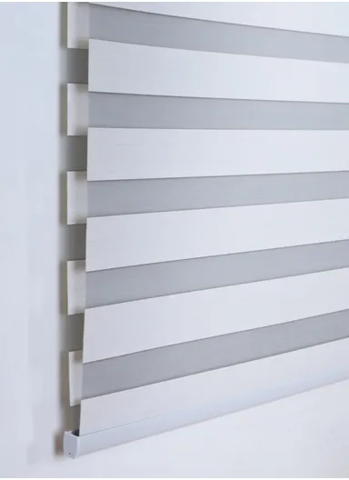 150x220cm Crease-Free Waterproof Full Blackout Polyester Fabric Roller Curtain - White