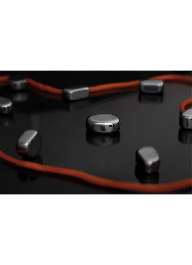 Kluster The Magnetic Dexterity Challenge for All Ages