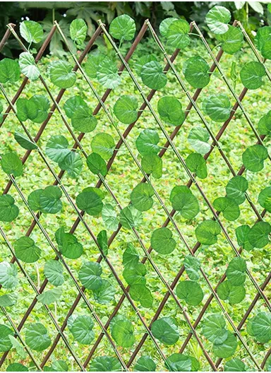 2.8m Expandable Trellis Fence, Retractable Wooden Hedge With Artificial Green Radish Leaves For Indoor &amp; Outdoor