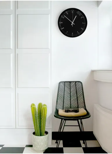 30cm Modern &amp; Stylish Wall Clock Elegant Plastic Frame, Battery Operated 6001BHY - Black &amp; Silver