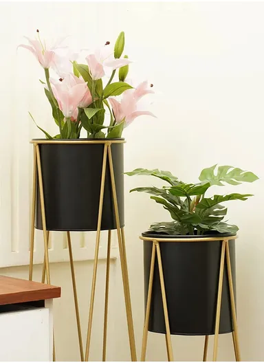 Geometric Metal Plant Stand, Bucket Rack Wrought Iron For Home, Desktop, Balcony, Office &amp; Hotel (W30 x D30 x H70)cm - Gold &amp; Black