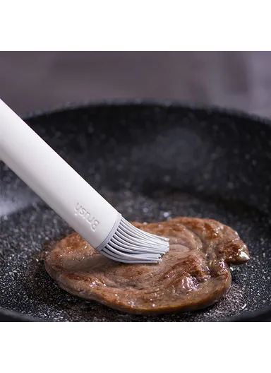 Detachable Design Silicone Oil Brush Pastry Basting Cooking Brush for BBQ Grill Heat Resistant Kitchen Food Barbecues Baking Brush No FDA Certificate, BPA-free - White