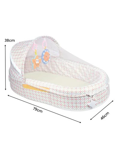 3-in-1 Portable Baby Travel Bassinet, Foldable Baby Bassinet with Bug Net &amp; Music Cartoon Toys, Multi-Purpose Baby Travel Nest with Waterproof Base 66521 (L79 x W46 x H38)cm - Off-White / 0m+
