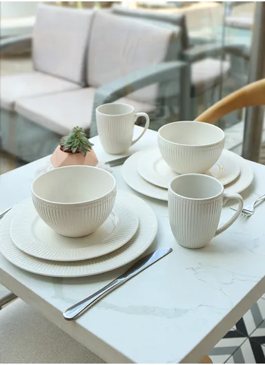 16 Pcs/Set Chip Resistant &amp; Scratch Resistant Ultra Chic Dinnerware Service for 4, Microwave &amp; Dishwasher Safe, Durable Everyday Dining Set - Off White