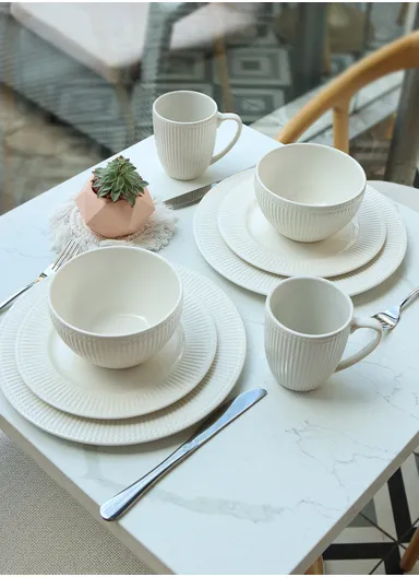 16 Pcs/Set Chip Resistant &amp; Scratch Resistant Ultra Chic Dinnerware Service for 4, Microwave &amp; Dishwasher Safe, Durable Everyday Dining Set - Off White