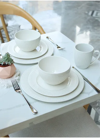 16 Pcs/Set Chip Resistant &amp; Scratch Resistant Ultra Chic Dinnerware Service for 4, Microwave &amp; Dishwasher Safe, Durable Everyday Dining Set - Off White
