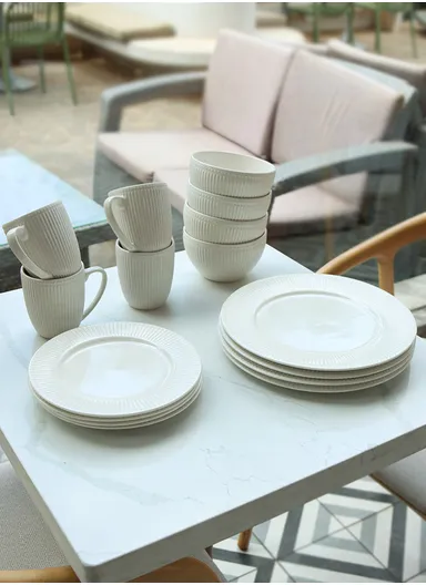 16 Pcs/Set Chip Resistant &amp; Scratch Resistant Ultra Chic Dinnerware Service for 4, Microwave &amp; Dishwasher Safe, Durable Everyday Dining Set - Off White