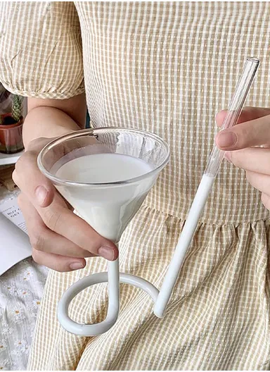 380ml Modern &amp; Fancy Design Cold Beverage Glass Cup with Straw