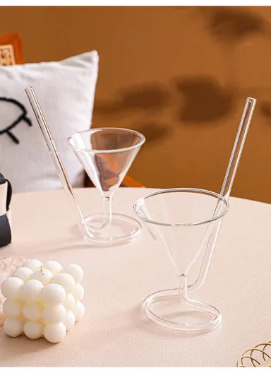 380ml Modern &amp; Fancy Design Cold Beverage Glass Cup with Straw