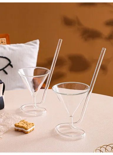 380ml Modern &amp; Fancy Design Cold Beverage Glass Cup with Straw