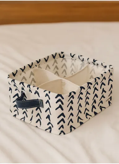 4 Grids Storage Box Organizer with Chevron Design, Foldable Drawer Divider for Multi-Purpose Use (W20 × D20 × H10)cm – White