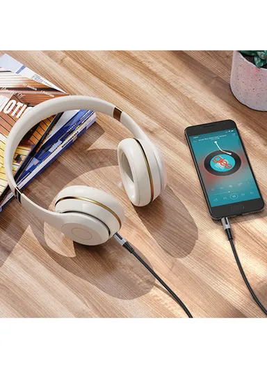 3.5mm Aux Audio Cable, HiFi Sound, Gold-Plated Connectors, Nylon Braided, Universal Compatibility BL19 - White