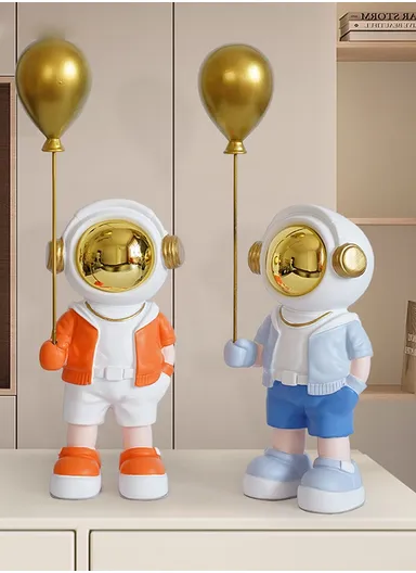 Decorative Astronaut Figurine with Mirrored Helmet &amp; Golden Balloon 8368 - Blue