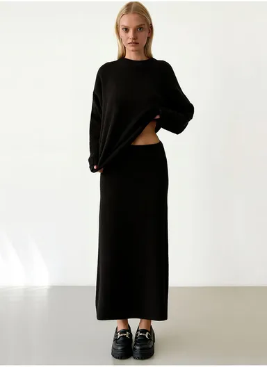 Women’s One Size Knit Sweater &amp; High-Waist Maxi Skirt Set 4972 – Black