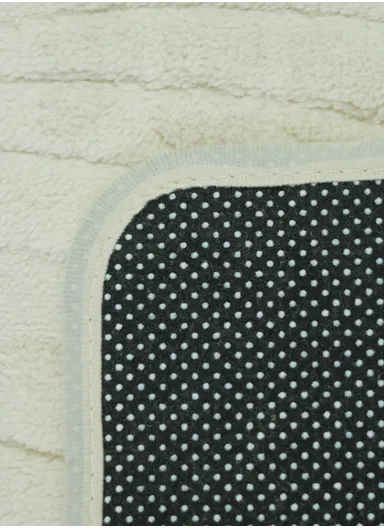 90x150cm Plush Polyester Carpet With Embossed Leaves Pattern &amp; Anti-Slip Backing - Beige