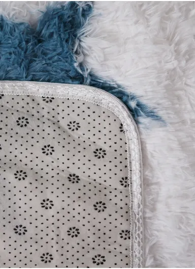 160x230cm Elegant Faux Fur Plush Carpet with Soft Texture - White &amp; Light Navy