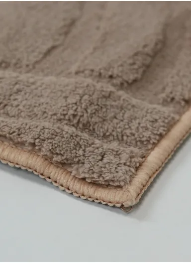 180×200 cm Polypropylene Sleek Non-Slip Machine-Woven Floor Mat - Brown