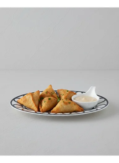 Monarch Porcelain Boat Plate 30 cm Black - White