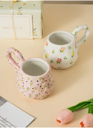 450ml Floral Ceramic Mug With Sculpted Decorative Handle (D9 x H11)cm
