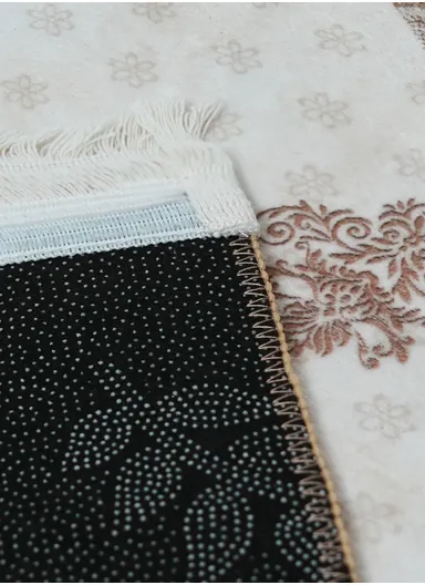 90x220cm Classic Medallion Carpet with Elegant Fringe Design