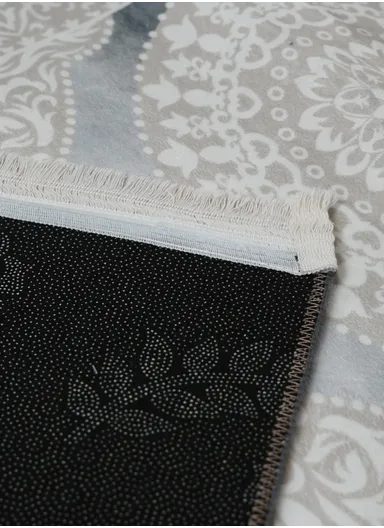 90x220cm Classic Medallion Carpet with Elegant Fringe Design